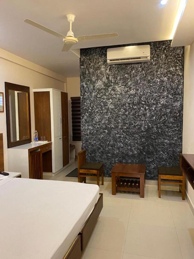 Issacs Regency Hotell Sultans Battery Exteriör bild